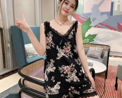 V領印花睡衣